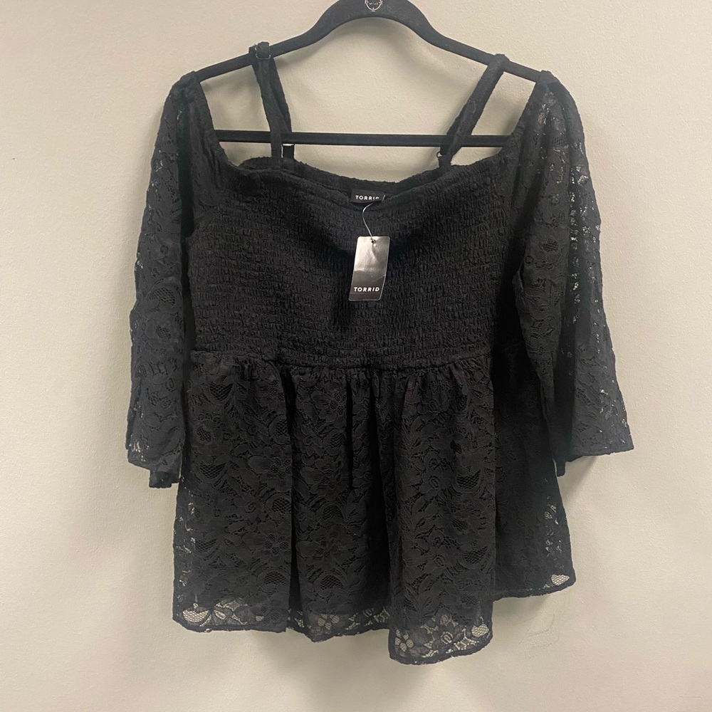 NWT Torrid Babydoll Lace Smocked Cold Shoulder Top Size 0 - Picture 5 of 11